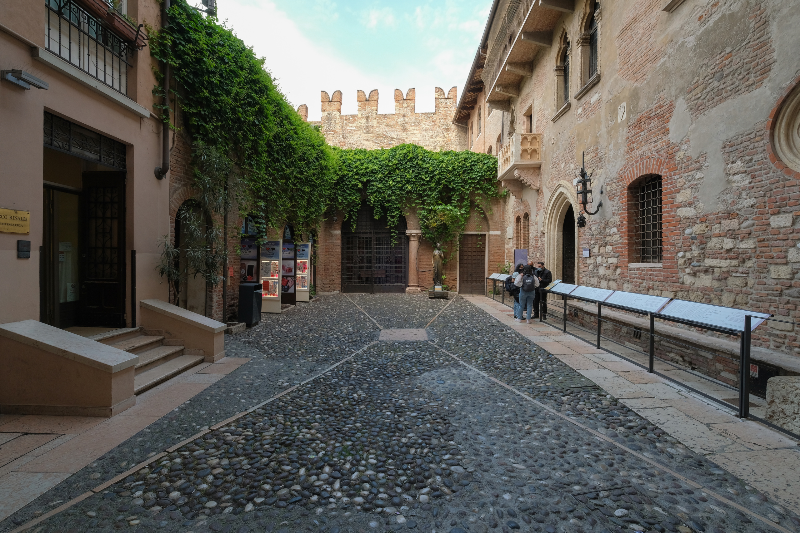 Courtyard and balcony of Juliet’s House in Verona
